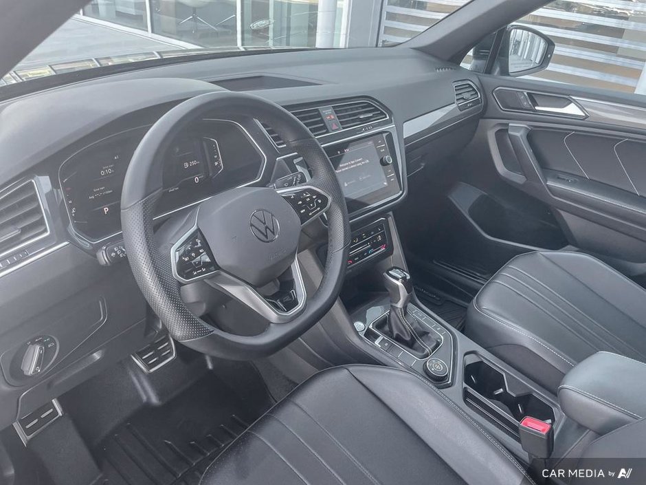 2024 Volkswagen Tiguan Comfortline R-Line Black Edition-12