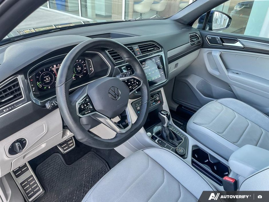 2024 Volkswagen Tiguan Highline R-Line-12