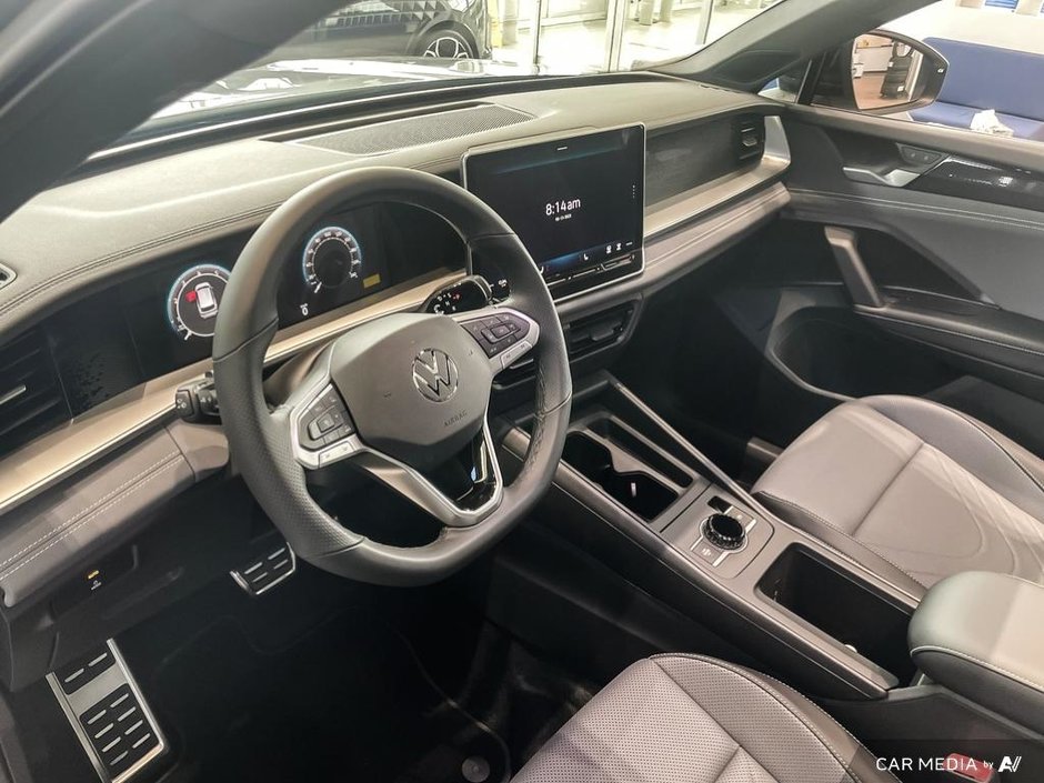 2025 Volkswagen Tiguan Comfortline R-Line Black Edition-12