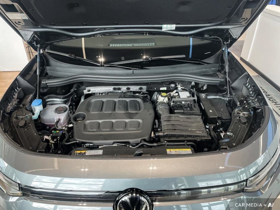 2025 Volkswagen Tiguan Comfortline R-Line Black Edition-9