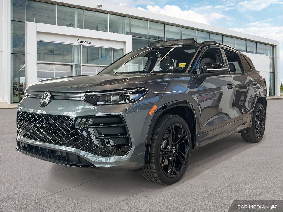 2025 Volkswagen Tiguan Comfortline R-Line Black Edition-0