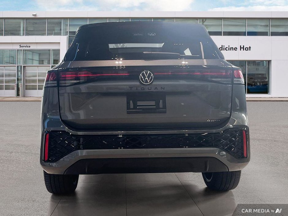 2025 Volkswagen Tiguan Comfortline R-Line Black Edition-4