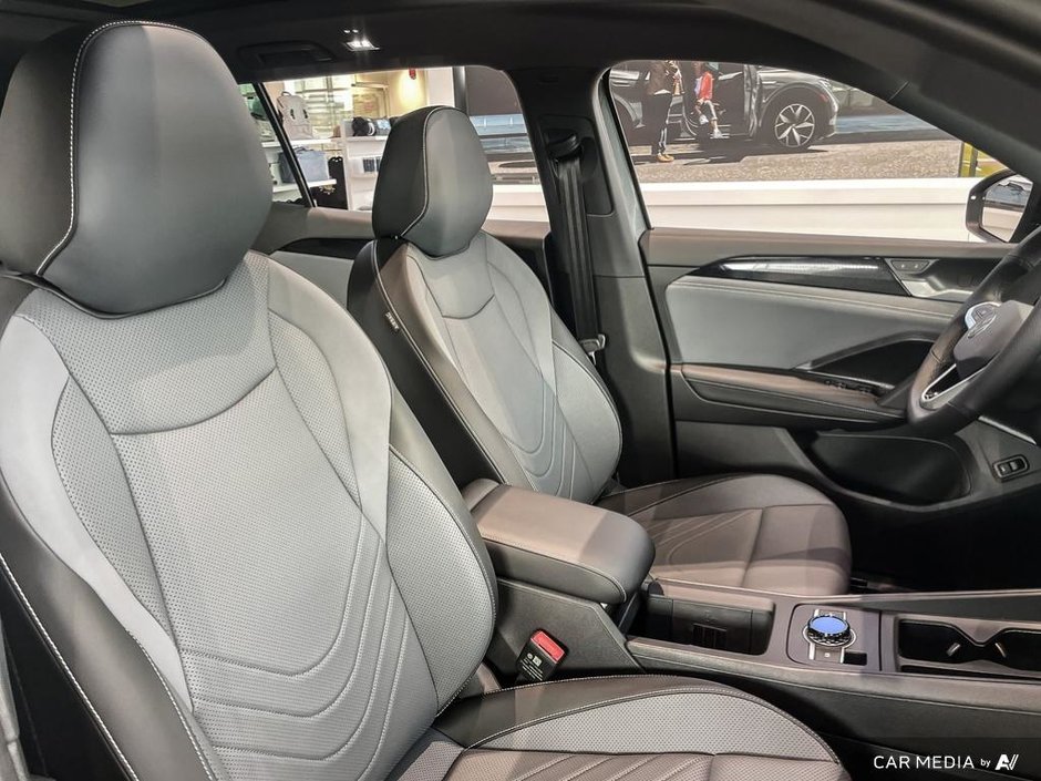 2025 Volkswagen Tiguan Comfortline R-Line Black Edition-21