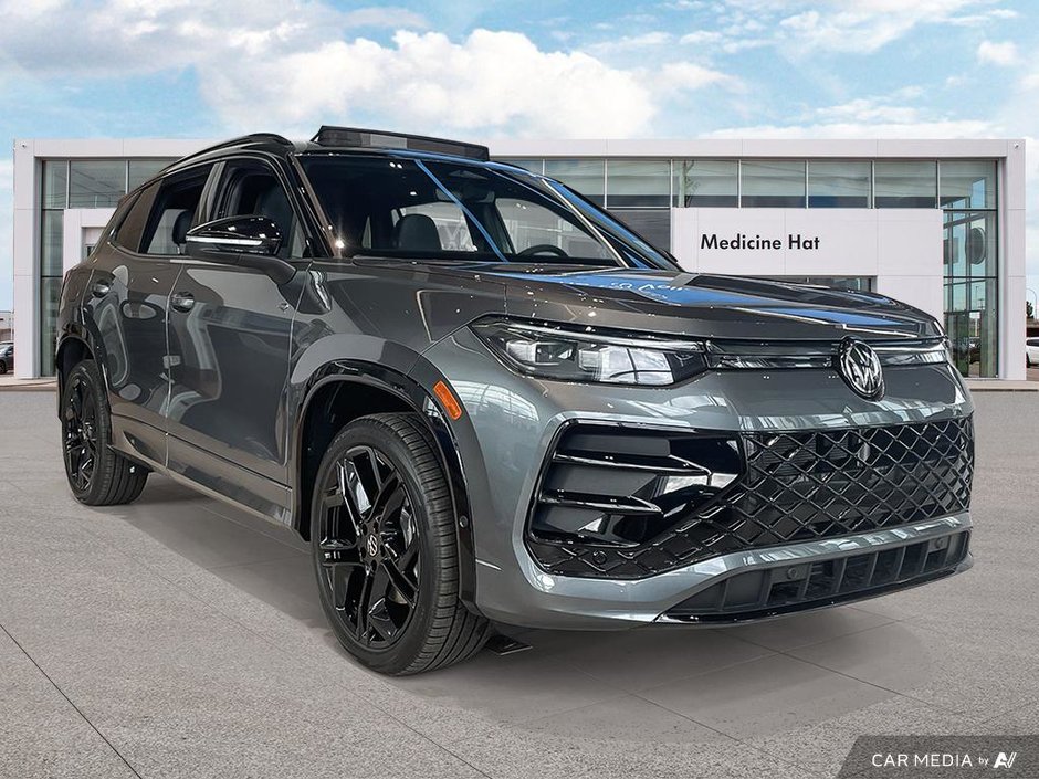 2025 Volkswagen Tiguan Comfortline R-Line Black Edition-2