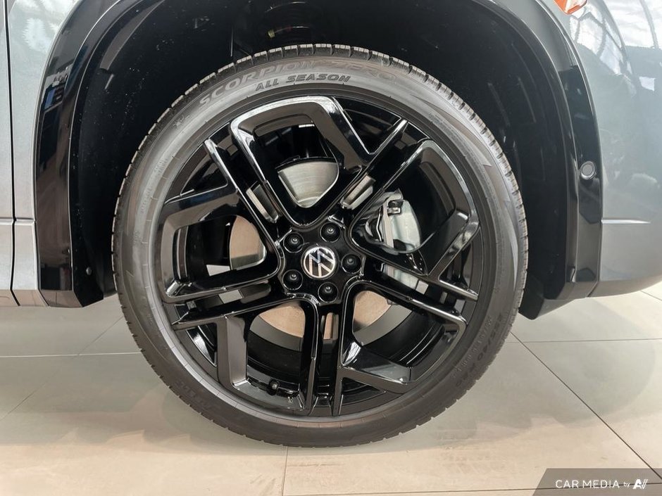 2025 Volkswagen Tiguan Comfortline R-Line Black Edition-5