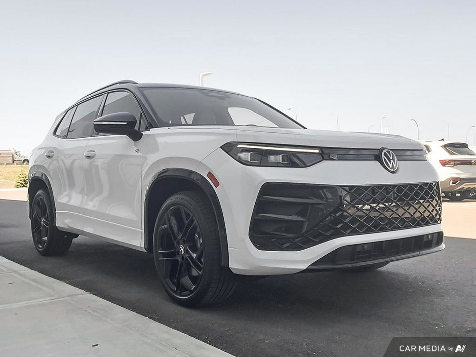 2025 Volkswagen Tiguan Comfortline R-Line Black Edition-25
