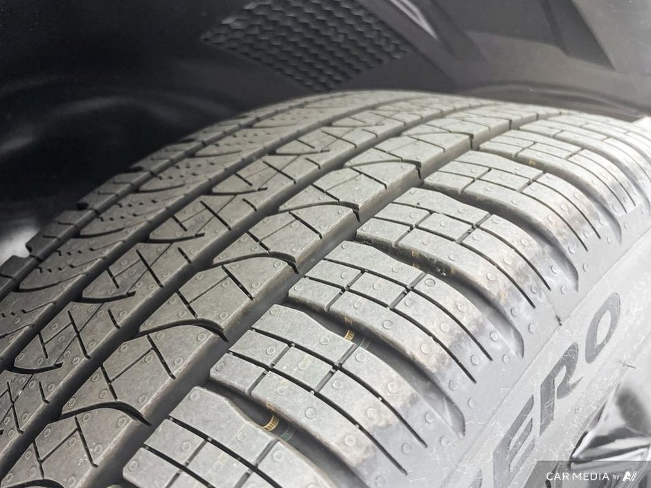 2025 Volkswagen Tiguan Comfortline R-Line Black Edition-6