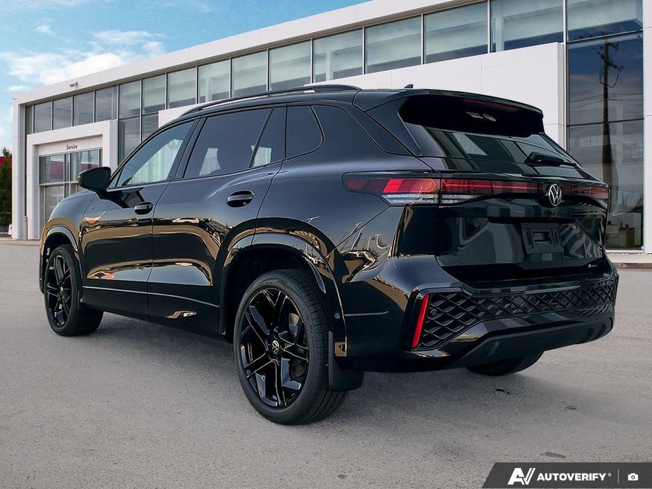 2025 Volkswagen Tiguan Comfortline R-Line Black Edition-3