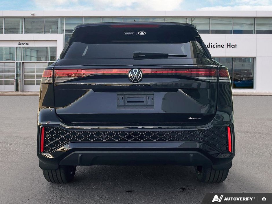 2025 Volkswagen Tiguan Comfortline R-Line Black Edition-4