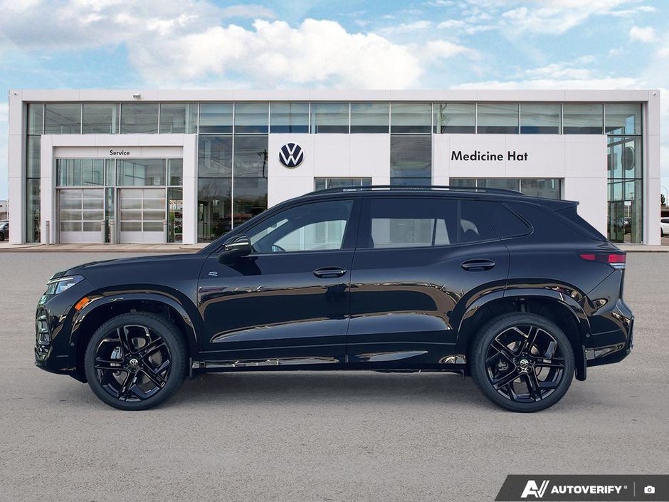 2025 Volkswagen Tiguan Comfortline R-Line Black Edition-2