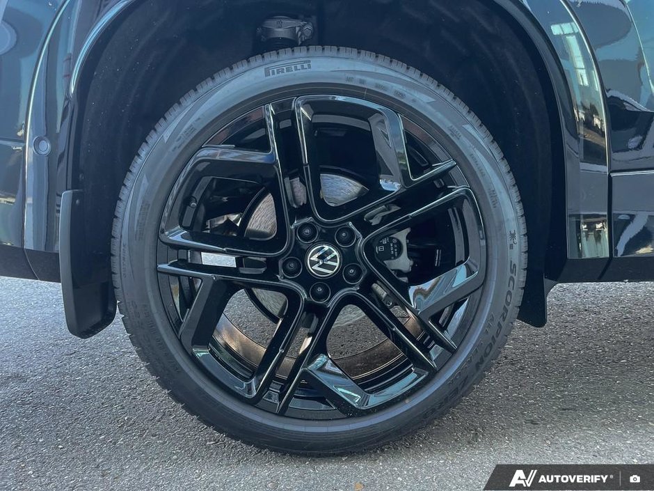 2025 Volkswagen Tiguan Comfortline R-Line Black Edition-5
