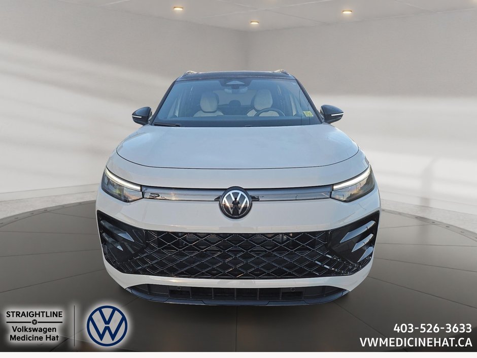 2025 Volkswagen Tiguan Comfortline R-Line Black Edition-2