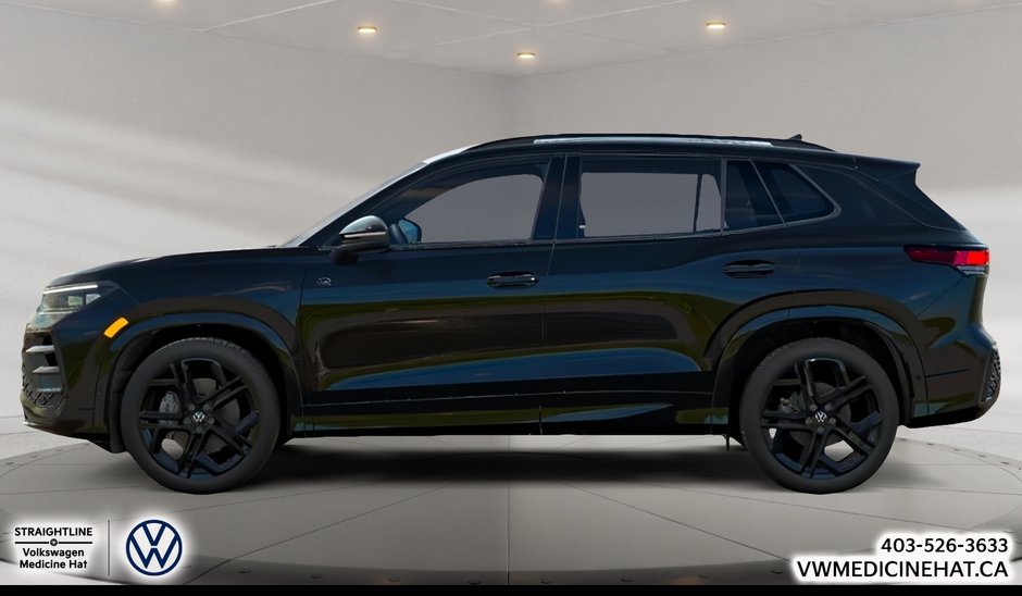 2026 Volkswagen Tiguan Comfortline R-Line Black Edition 4MOTION-1