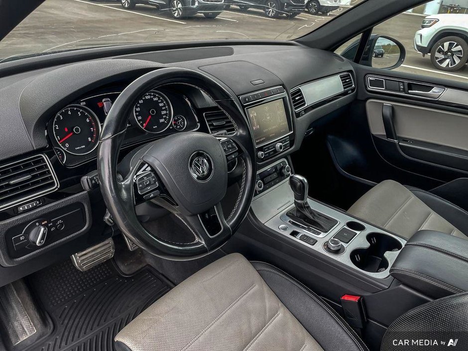 2017 Volkswagen Touareg Wolfsburg Edition-12