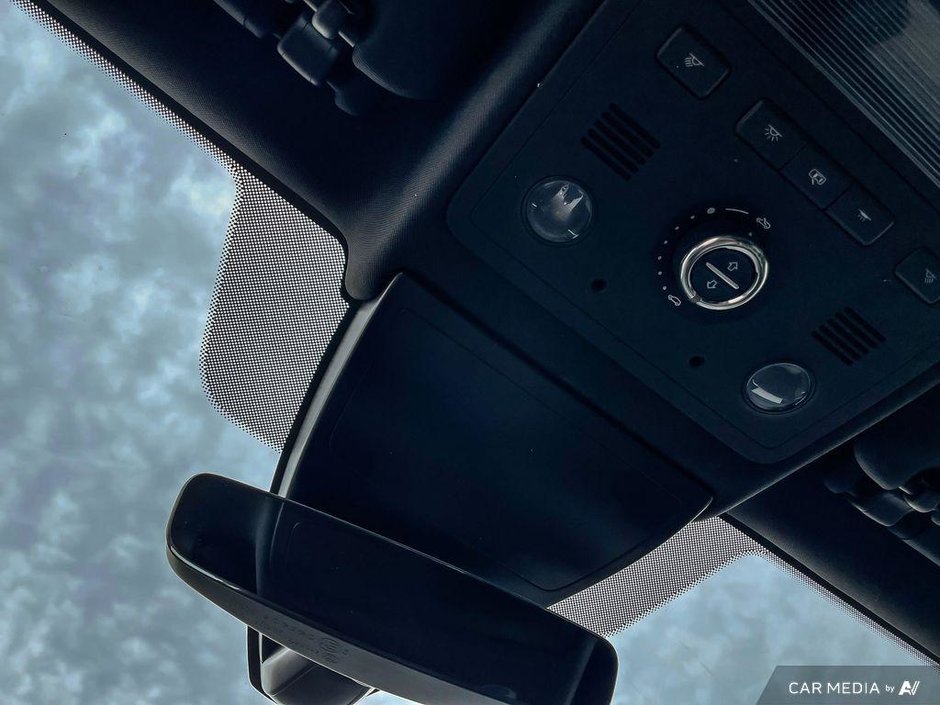 2017 Volkswagen Touareg Wolfsburg Edition-20