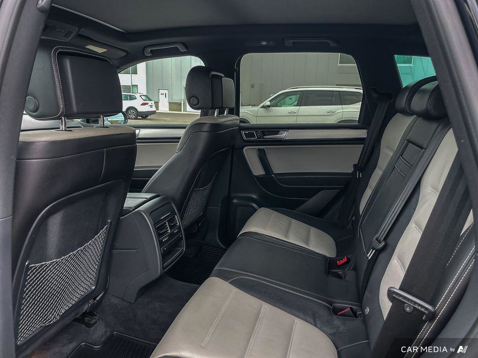 2017 Volkswagen Touareg Wolfsburg Edition-22