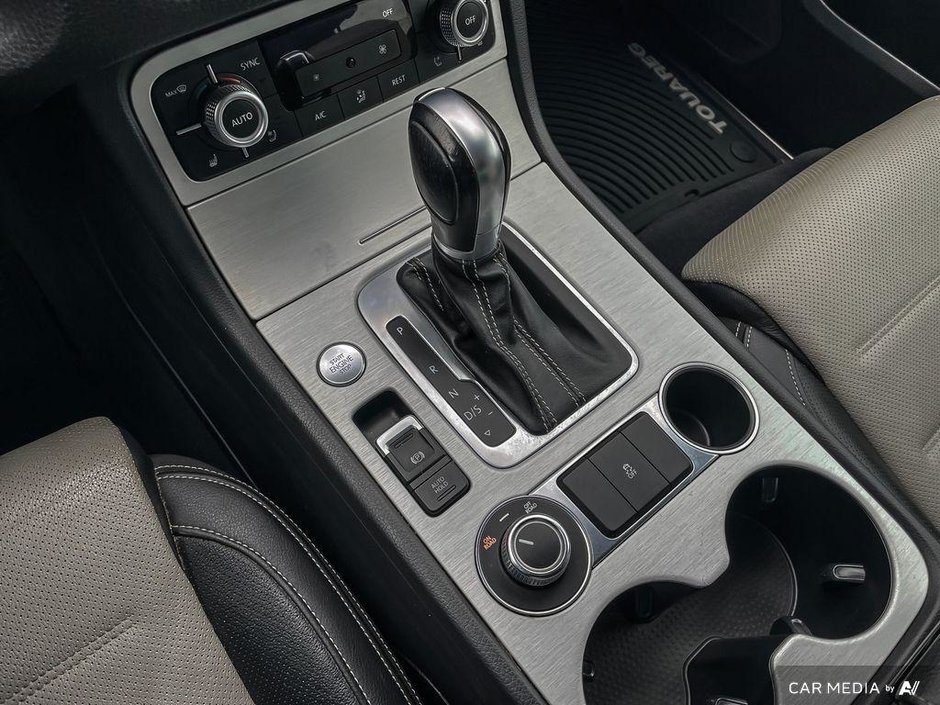 2017 Volkswagen Touareg Wolfsburg Edition-17