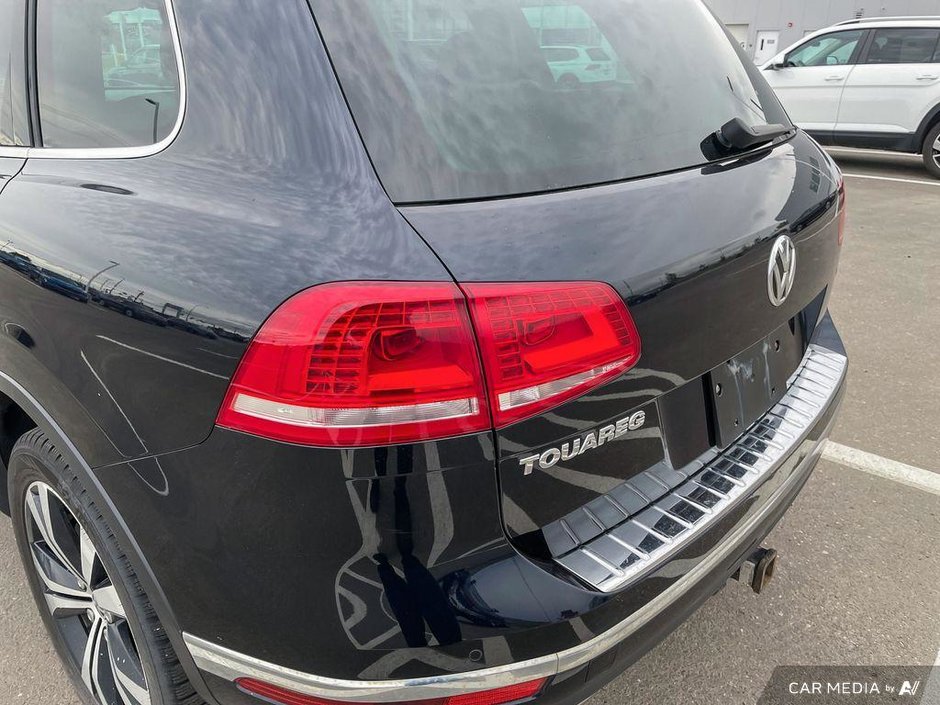 2017 Volkswagen Touareg Wolfsburg Edition-10