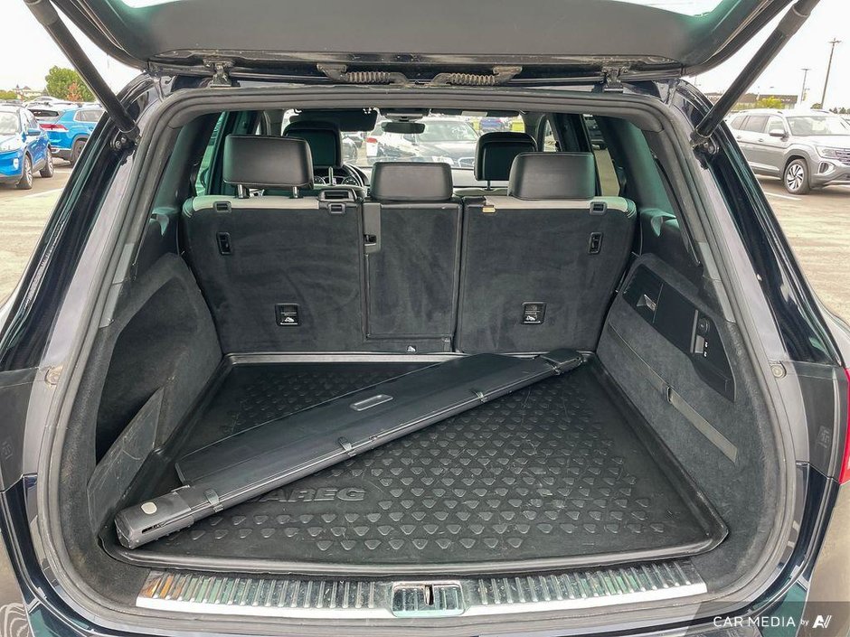 2017 Volkswagen Touareg Wolfsburg Edition-11