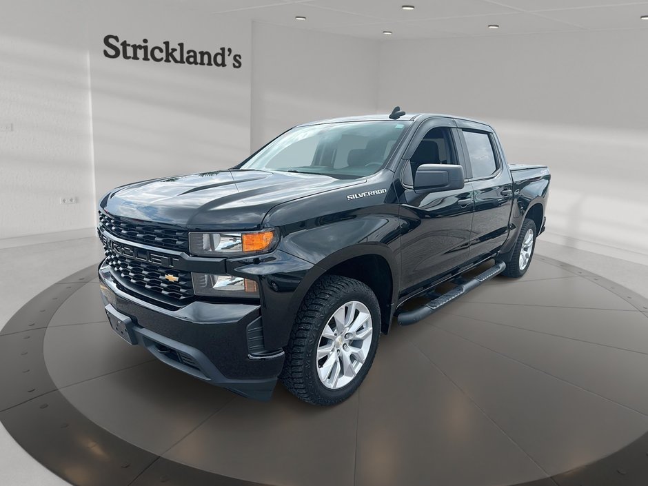 2021 Chevrolet Silverado 1500 Crew Cab 4x4 Custom / Standard Box in Stratford, Ontario