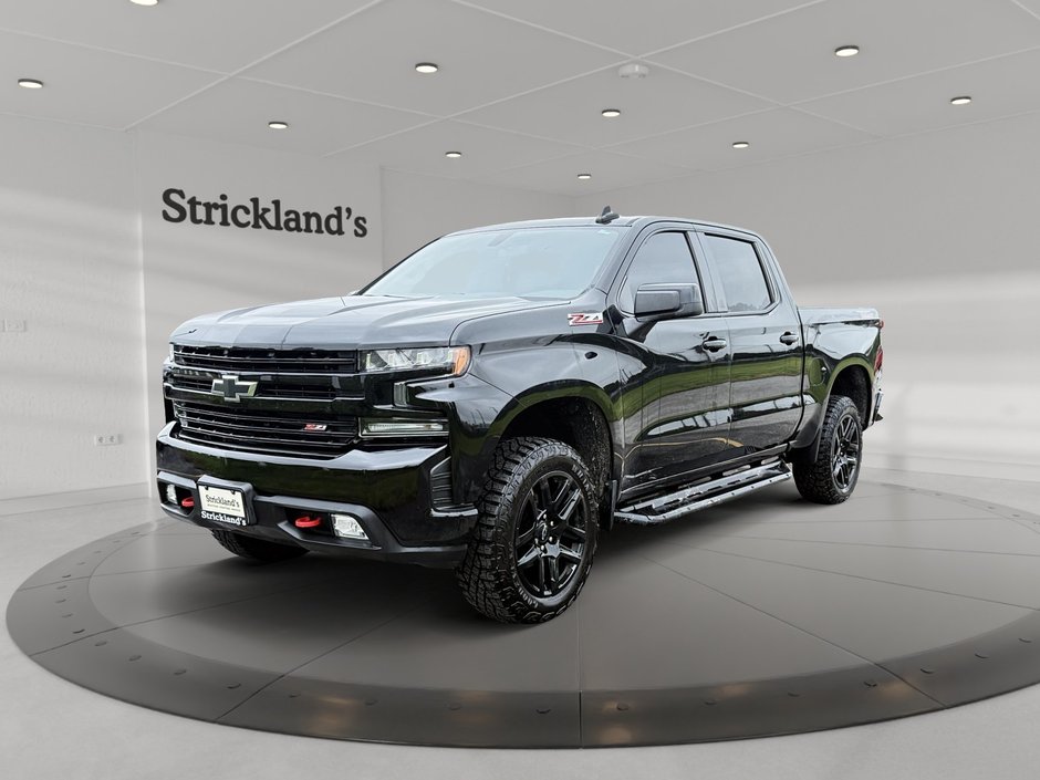 2021 Chevrolet Silverado 1500 Crew Cab 4x4 LT Trail Boss / Standard Box in Stratford, Ontario