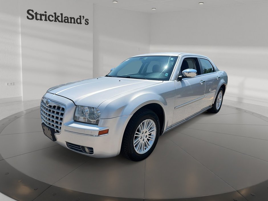 2010 Chrysler 300 C 4D Sedan in Stratford, Ontario
