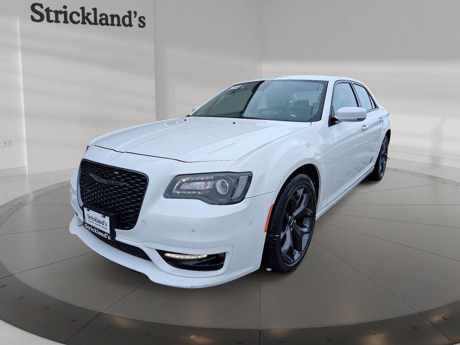 2023 Chrysler 300 Touring L RWD in Stratford, Ontario