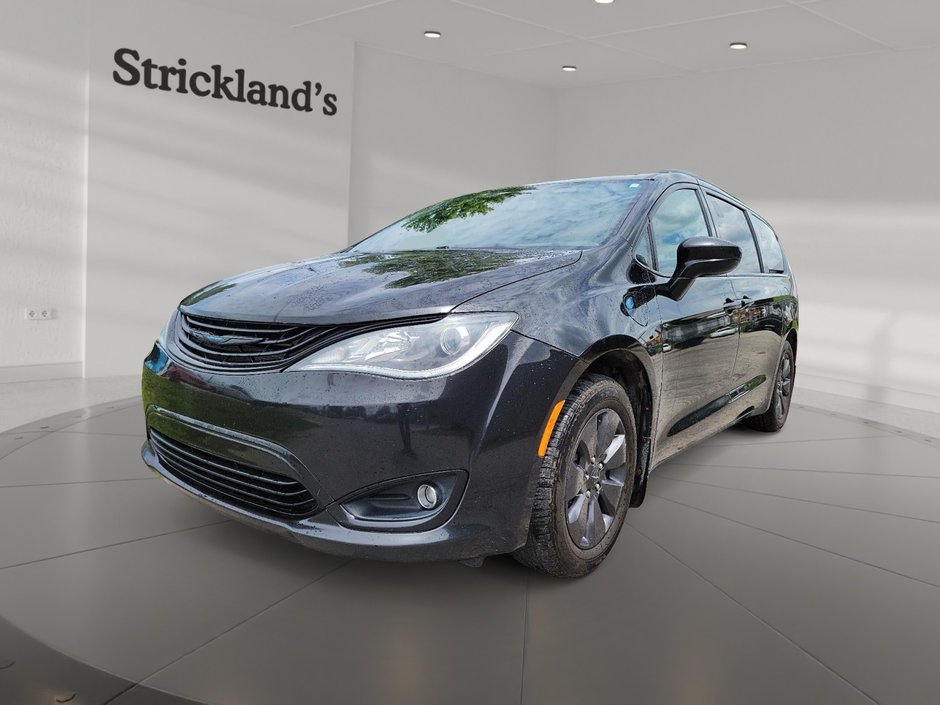 2019 Chrysler Pacifica Hybrid Touring L in Stratford, Ontario