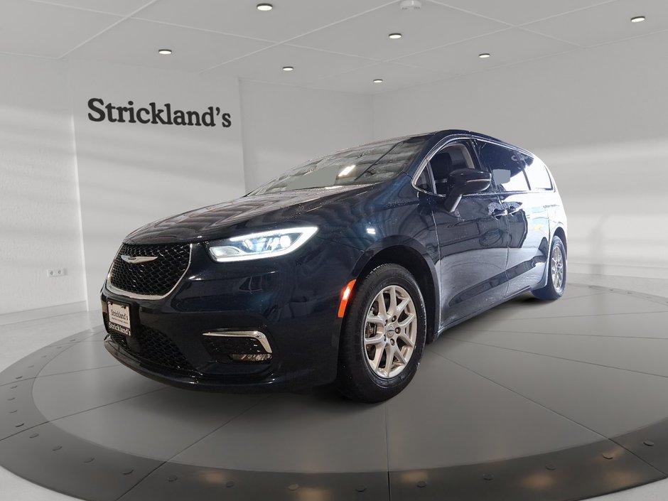 2024 Chrysler Pacifica Touring-L FWD in Stratford, Ontario