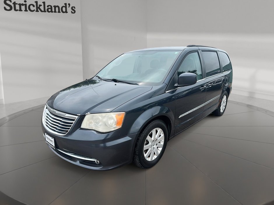 2013 Chrysler Town and Country Touring Wagon in Stratford, Ontario