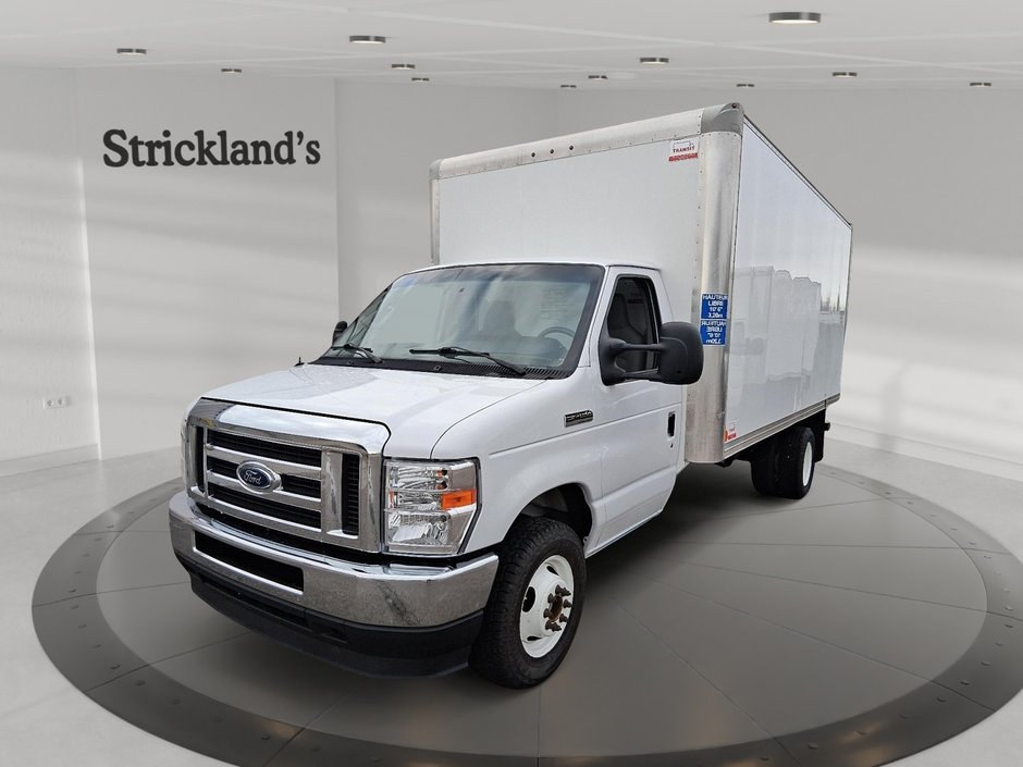 2022 Ford E-series Cutaway E-450 DRW Super Duty CA 176WB in Stratford, Ontario