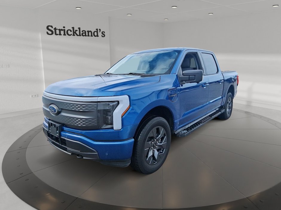 2022 Ford F150 Lightning 4x4 - SuperCrew XLT - 145 WB in Stratford, Ontario
