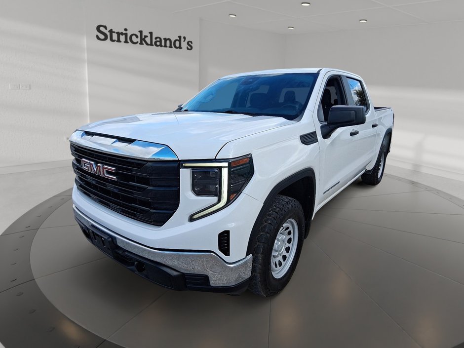 2022 GMC New Sierra 1500 Crew Cab 4x4 Pro Standard Box in Stratford, Ontario