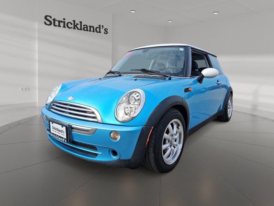 2005 MINI COOPER Classic in Stratford, Ontario