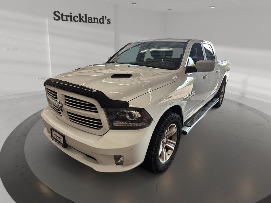 2016 Ram RAM 1500 Crew Cab 4x4 Sport (140.5 WB - 5.7 Box) in Stratford, Ontario