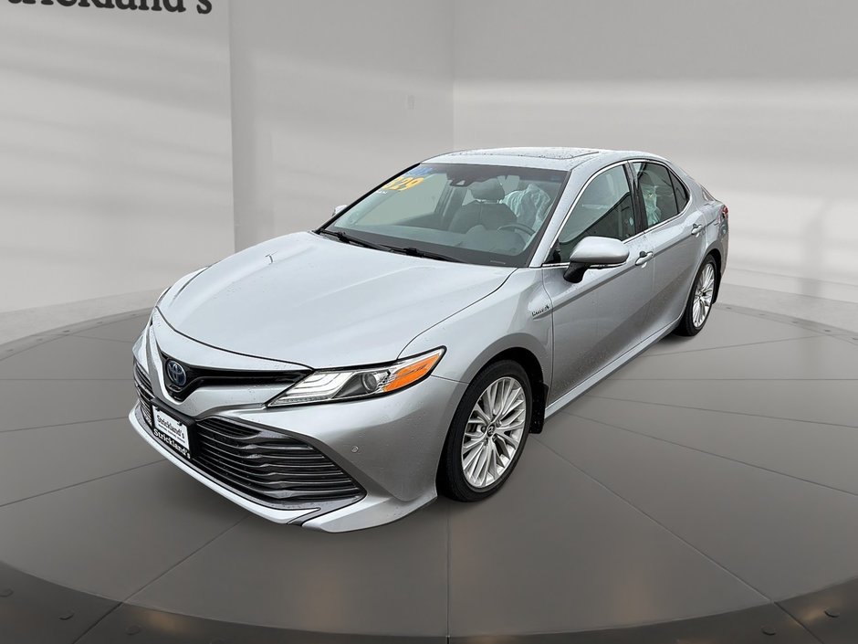 2018 Toyota Camry Hybrid XLE CVT in Stratford, Ontario