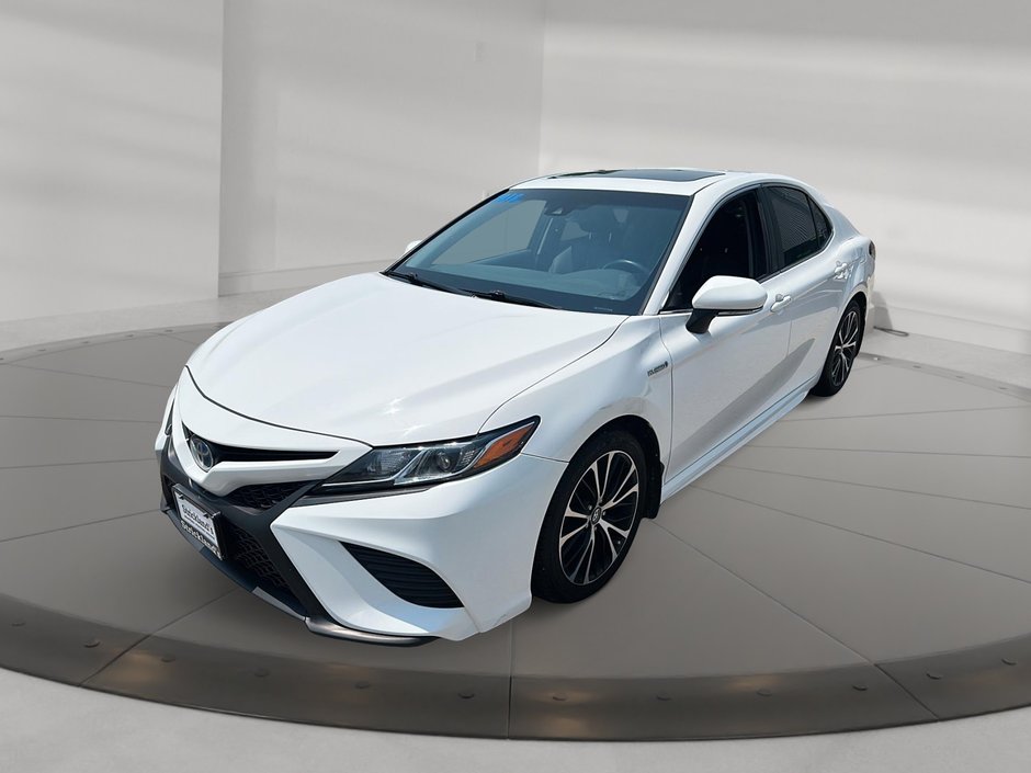 2018 Toyota Camry Hybrid SE CVT in Stratford, Ontario