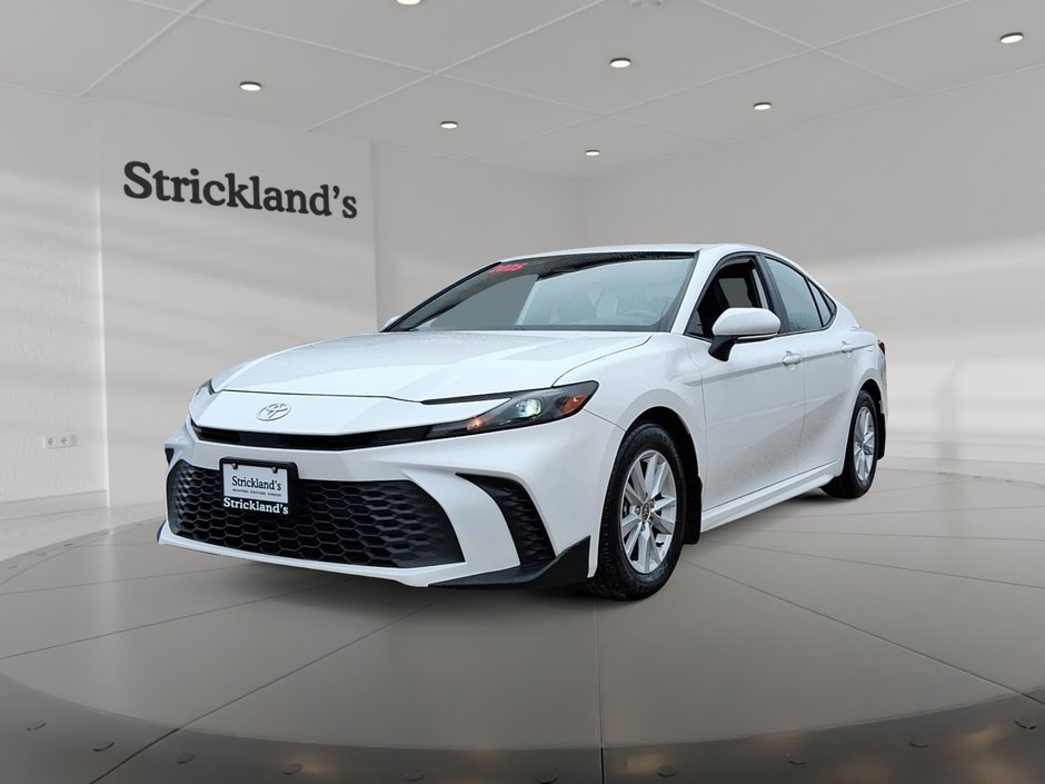 2025 Toyota Camry Hybrid SE FWD in Stratford, Ontario