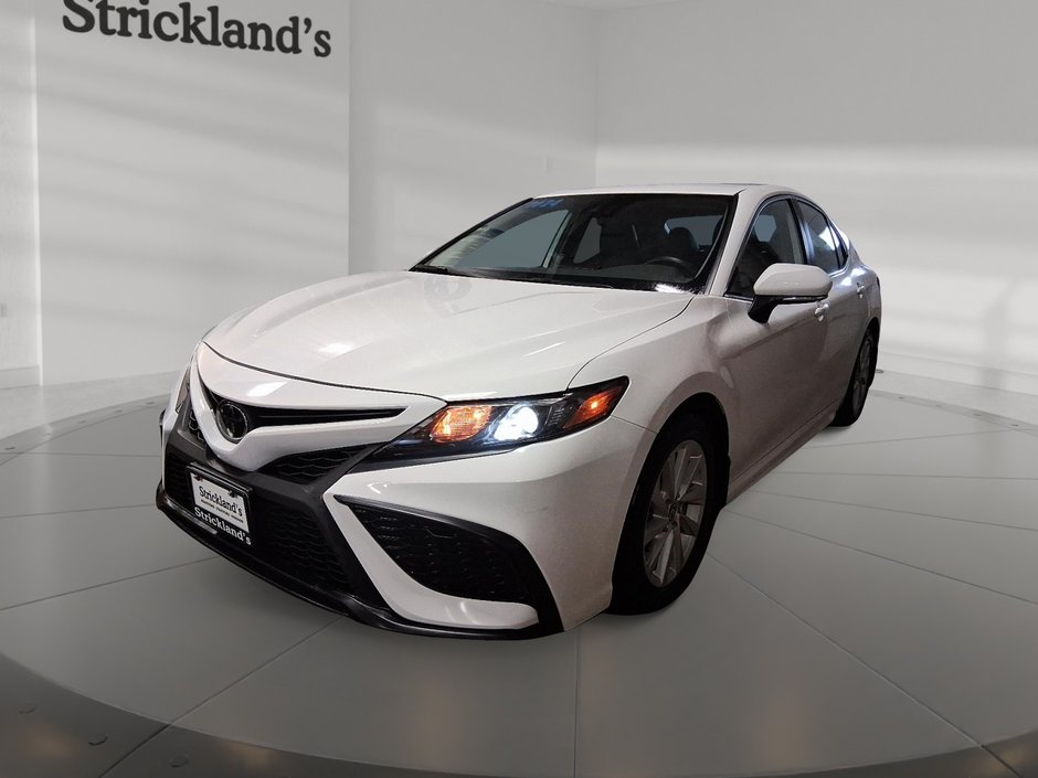 2024 Toyota Camry SE in Stratford, Ontario