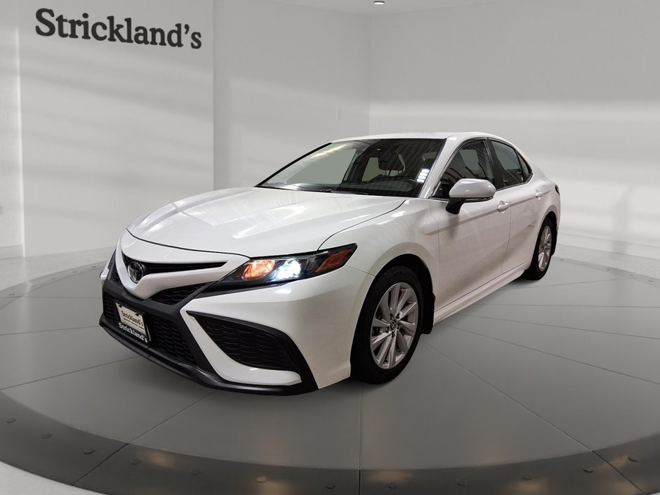 2024 Toyota Camry SE in Stratford, Ontario