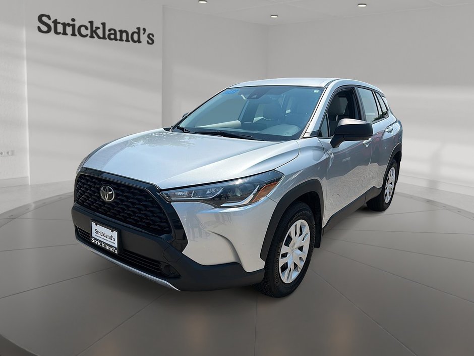 2022 Toyota COROLLA CROSS L AWD in Stratford, Ontario