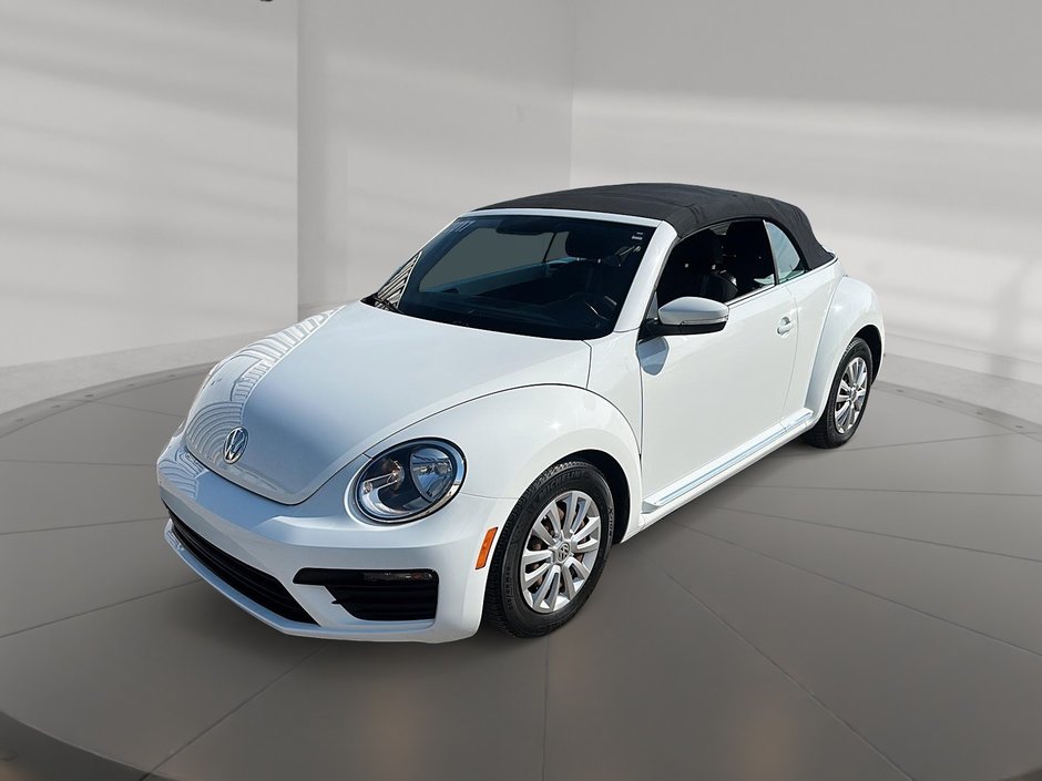 2017 Volkswagen The Beetle Convertible Classic 1.8T 6sp at w/Tip in Stratford, Ontario