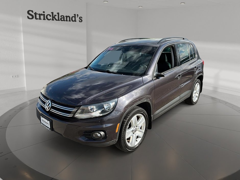 2016 Volkswagen Tiguan Trendline 2.0T 6sp at w/Tip in Stratford, Ontario