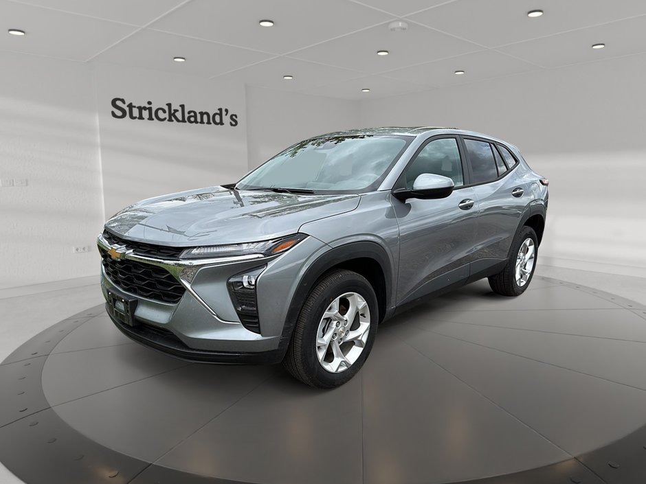 2025 Chevrolet Trax FWD 4dr LS in Brantford, Ontario - w940px
