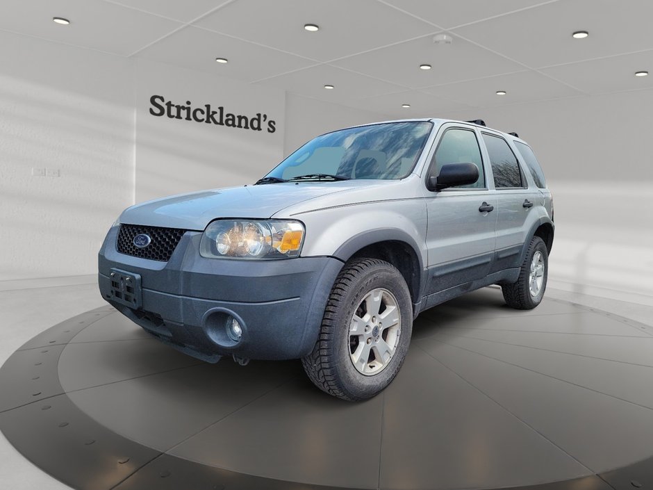 2005 Ford Escape XLT 4Dr 2WD 6CYL in Brantford, Ontario - w940px