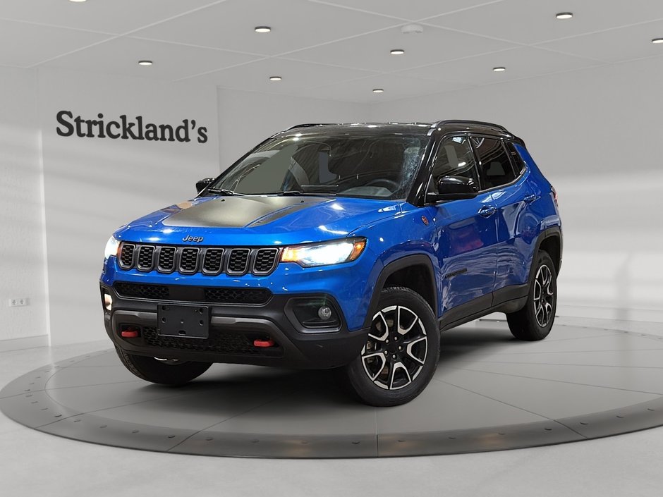 2024 Jeep Compass Trailhawk 4x4 in Brantford, Ontario - w940px