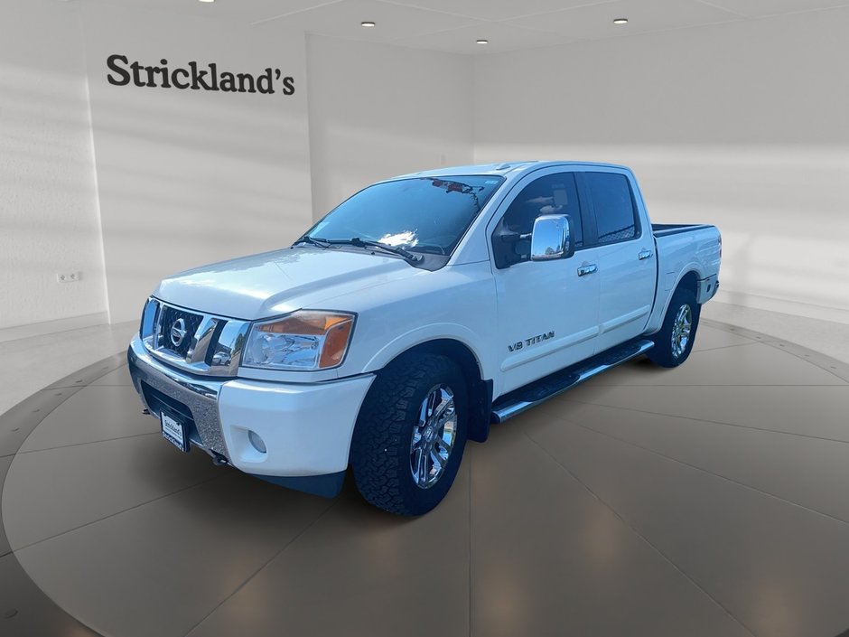 2014 Nissan Titan Crew Cab SV 4X4 SWB in Brantford, Ontario - w940px