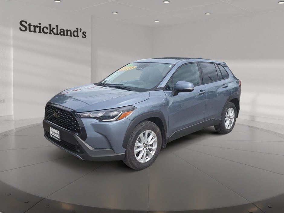 2024 Toyota COROLLA CROSS LE AWD in Brantford, Ontario - w940px