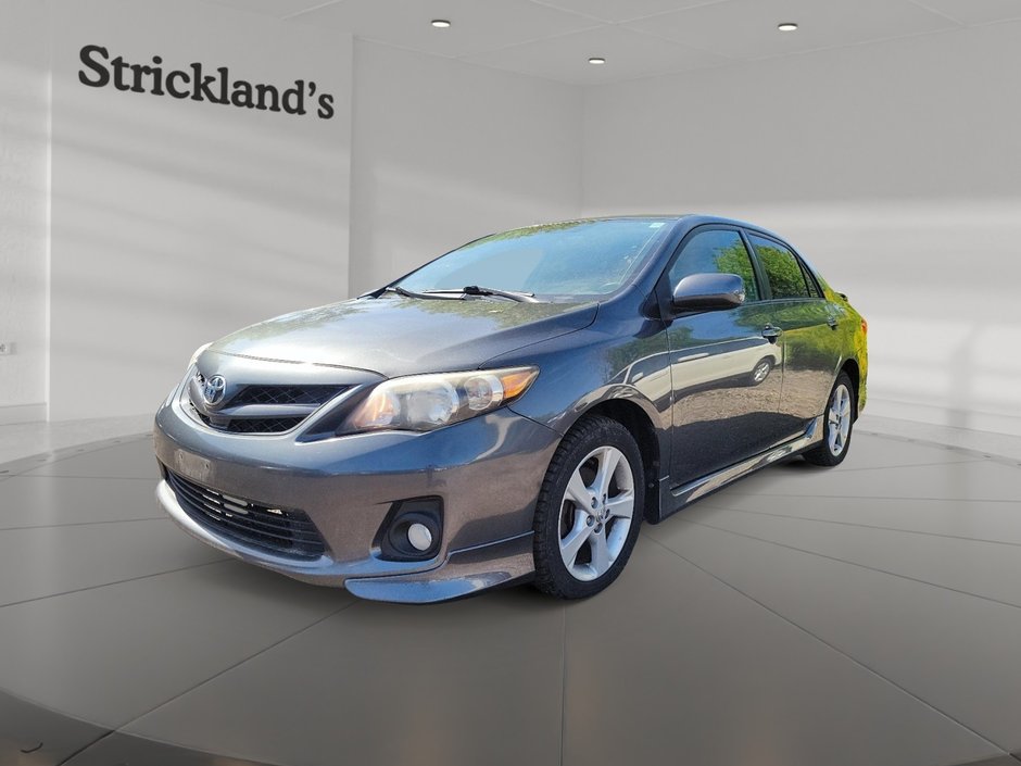 2012 Toyota Corolla 4-door Sedan S 5M in Brantford, Ontario - w940px