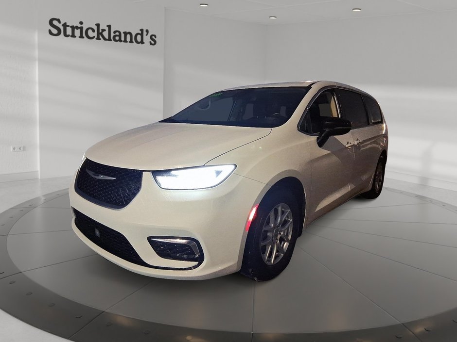 2024 Chrysler Pacifica TOURING-L 3ROW in Stratford, Ontario